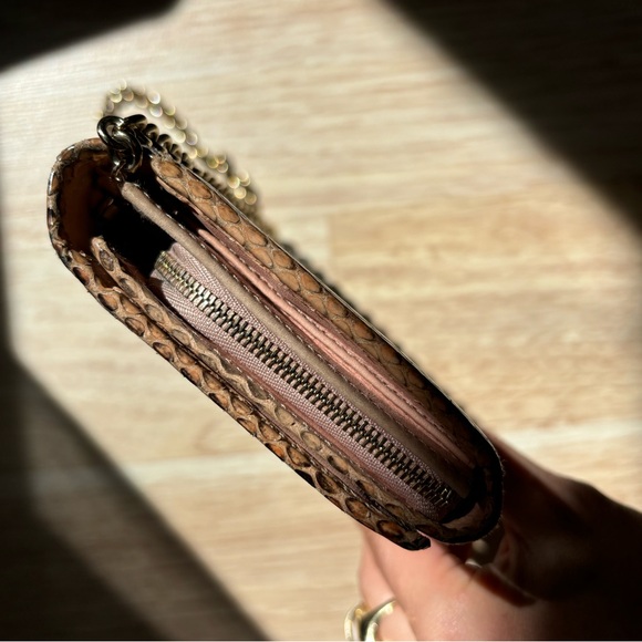 Vintage Gucci Authentic Snakeskin and Leather Clutch Wallet - Picture 6 of 15